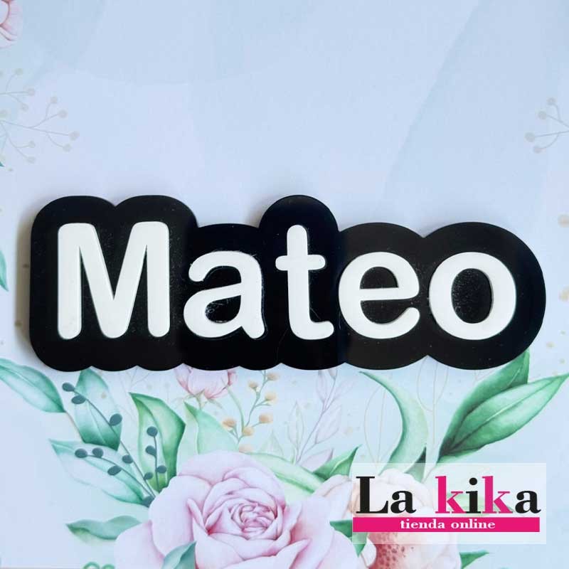 Nombre Personalizado en Acrílico Blanco y Negro – 11x4 cm Nombre Personalizado en Acrílico Blanco y Negro – 11x4 cm