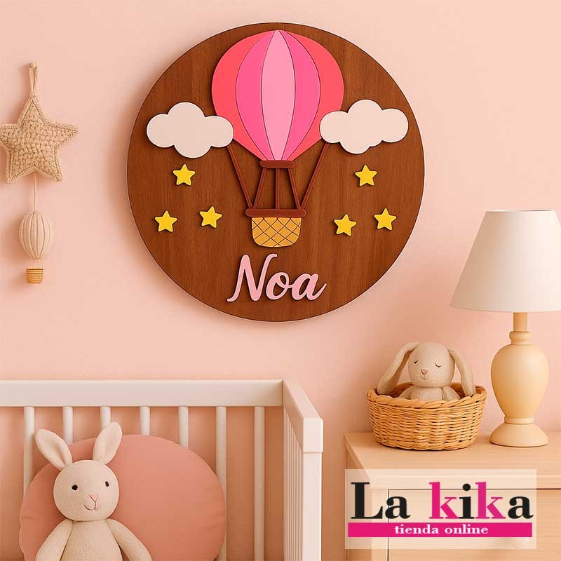 🌸 Letrero infantil personalizado en contrachapado de nogal con globo rosa y nombre – Ø25 cm