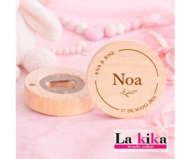 Abridor Imán de Bambú Personalizado para Bautizo de Niña 💗 | Recuerdo Natural y Útil